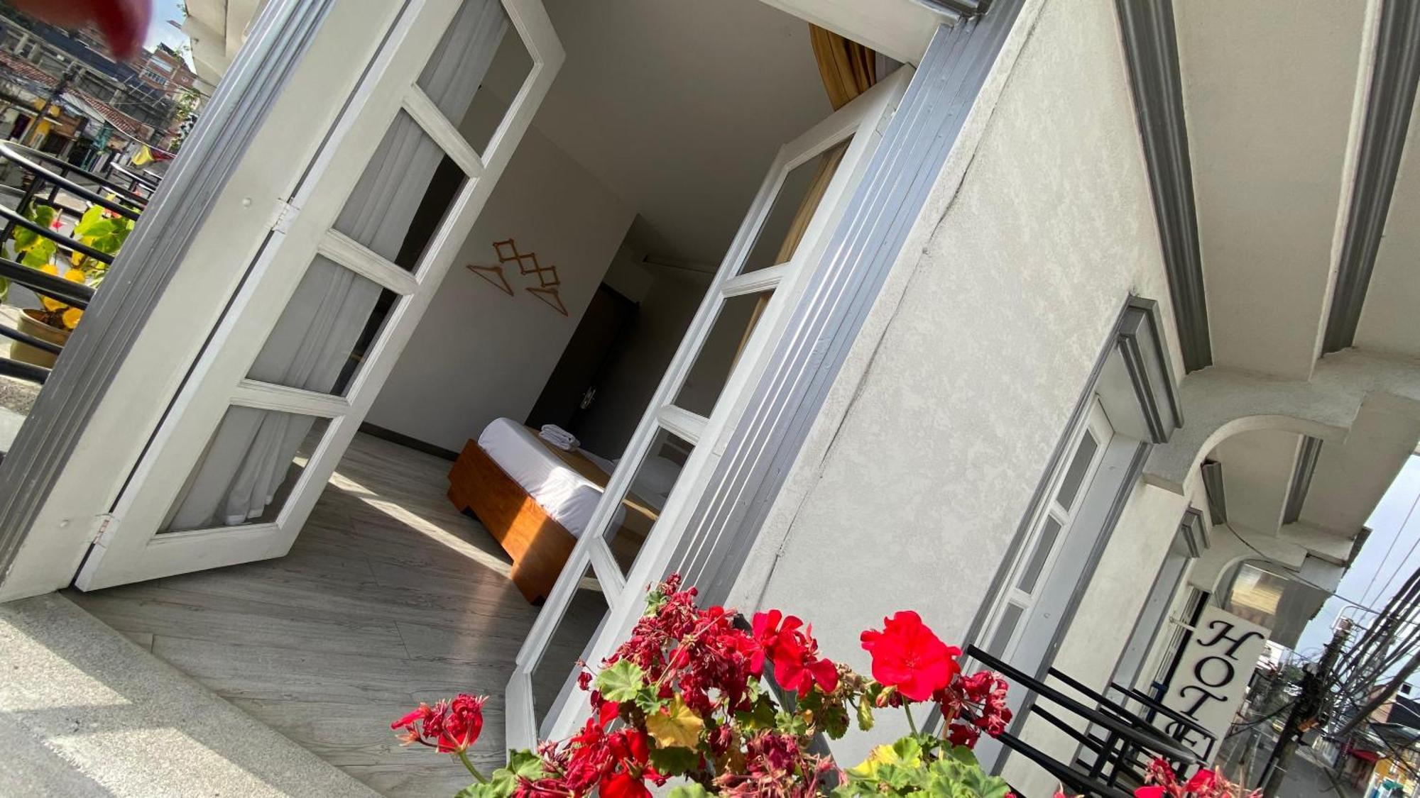 Hotel Valcon Santa Rosa de Cabal Exterior photo
